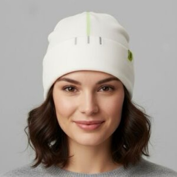 Free People Finish Line Micro Fleece Beanie❤️   NWOT - Picture 4 of 4